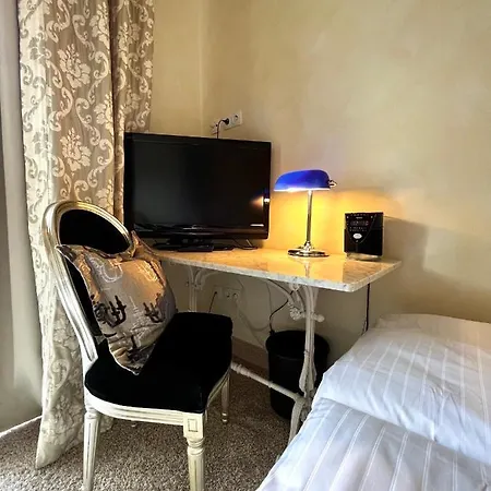 Park Zentral Am Mittelrhein Zimmer&apartments Self Check In ボッパルト